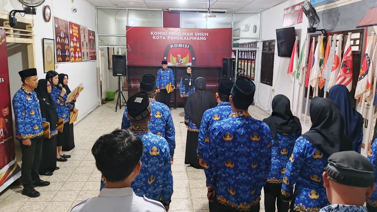 Upacara Peringatan Hari Pahlawan Tahun 2025 dilingkungan KPU Kota Pangkalpinang