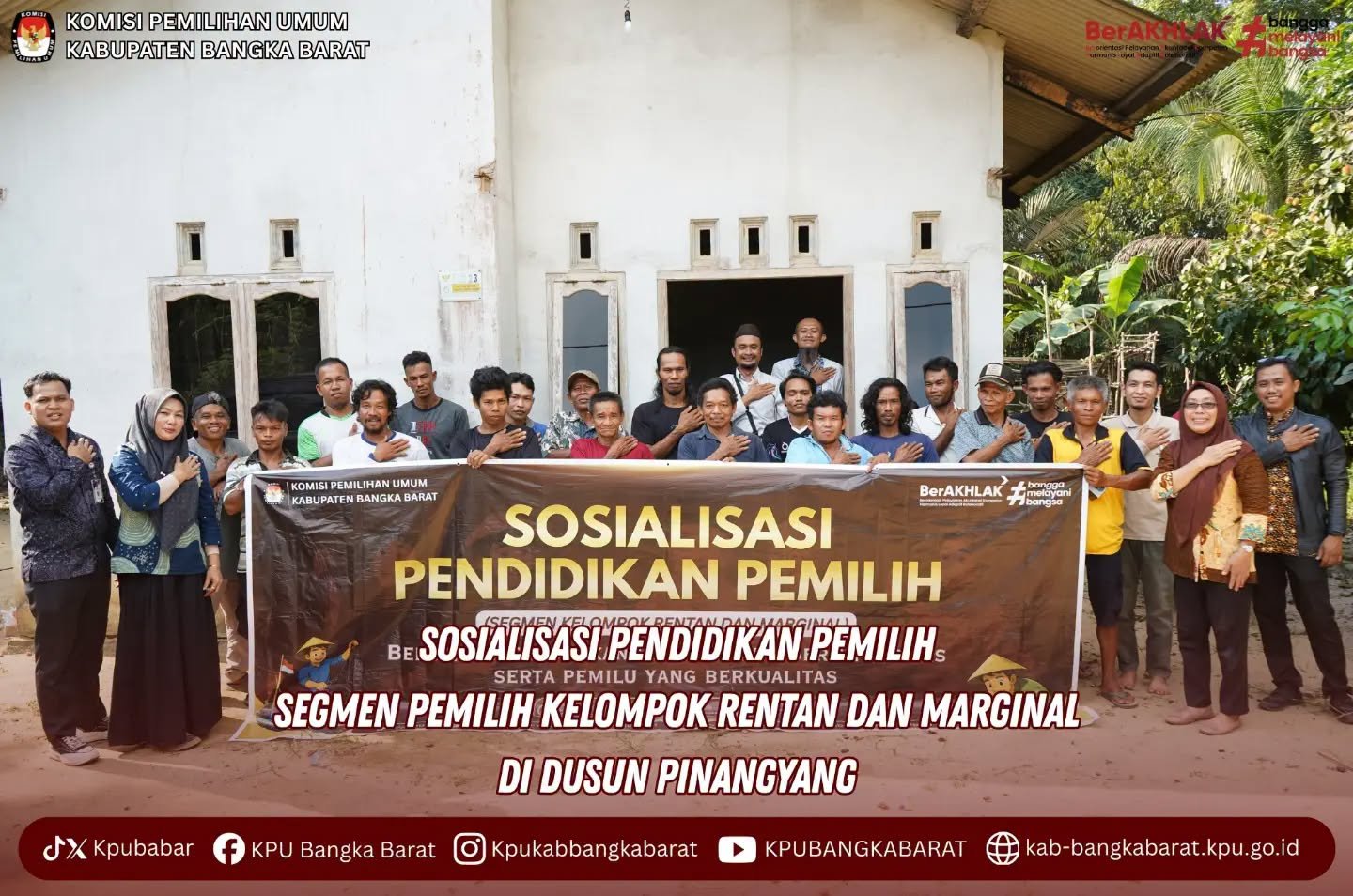 KPU Kabupaten Bangka Barat melaksanakan kegiatan Sosialisasi Pendidikan Pemilih bagi Kelompok Rentan dan Marginal yang bertempat di Dusun Pinangyang, Desa Air Nyatoh