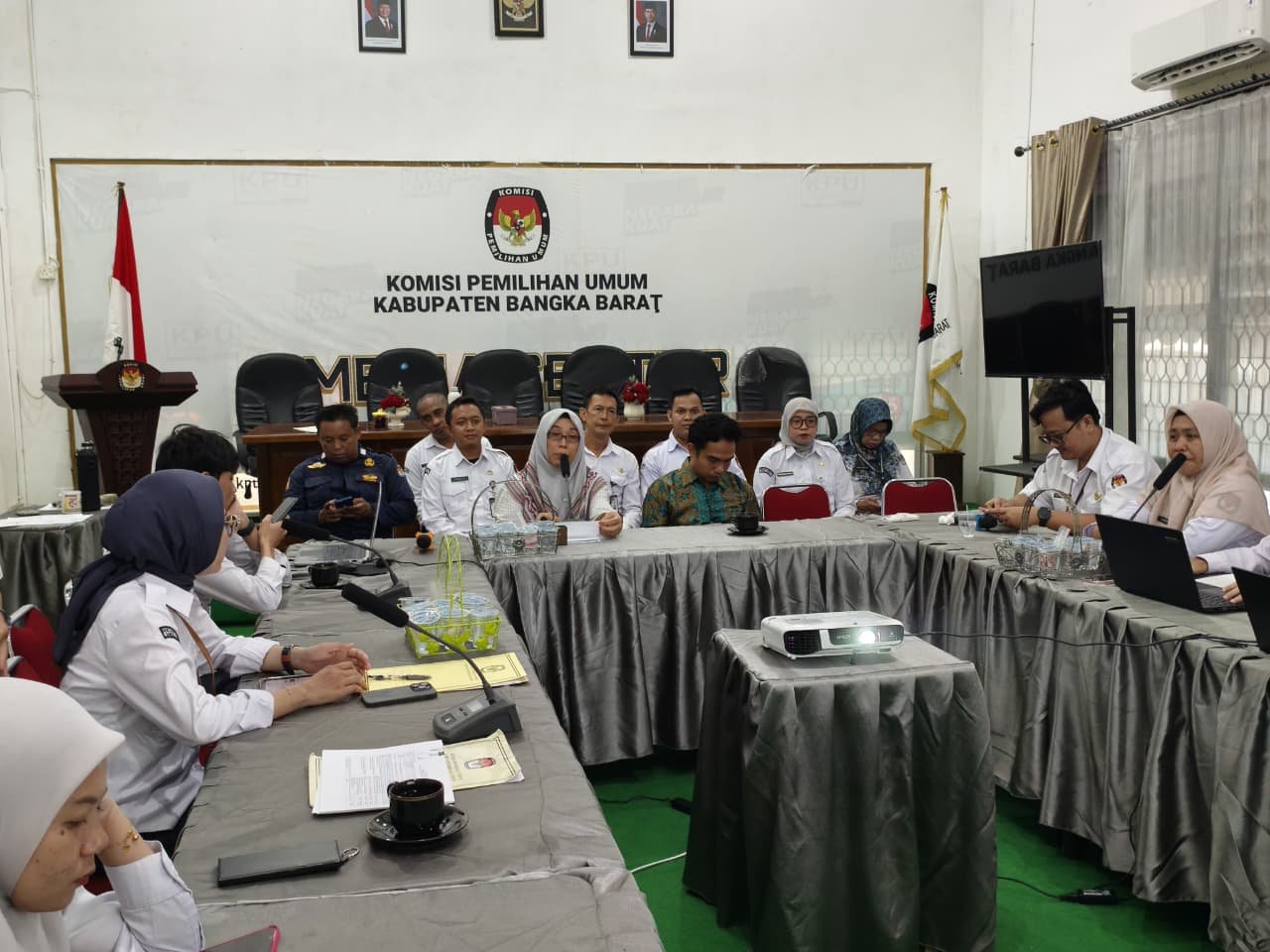 KPU Kabupaten Bangka Barat melaksanakan kegiatan sharing knowledge mengenai cara meningkatkan partisipasi masyarakat melalui sosialisasi pendidikan pemilih