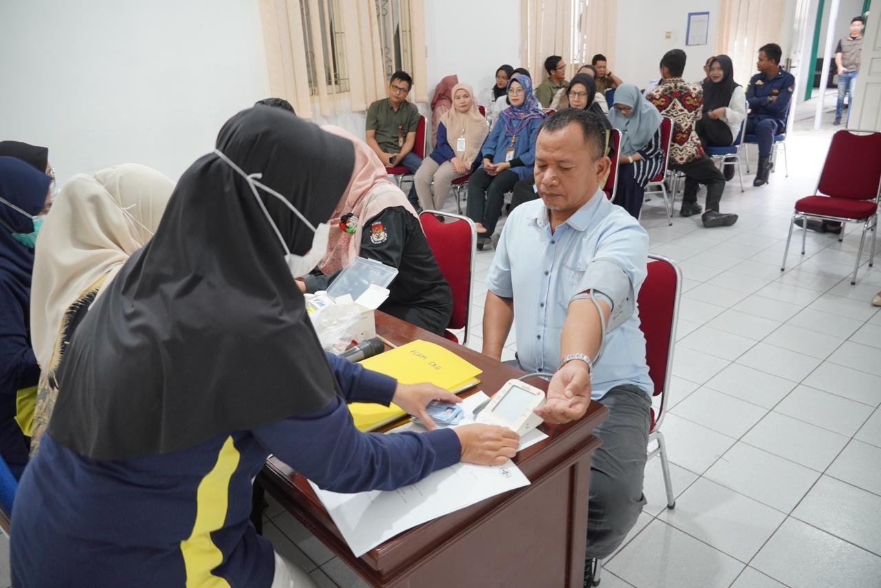 Perkuat Budaya Hidup Sehat, KPU Kabupaten Belitung Adakan Pemeriksaan Kesehatan