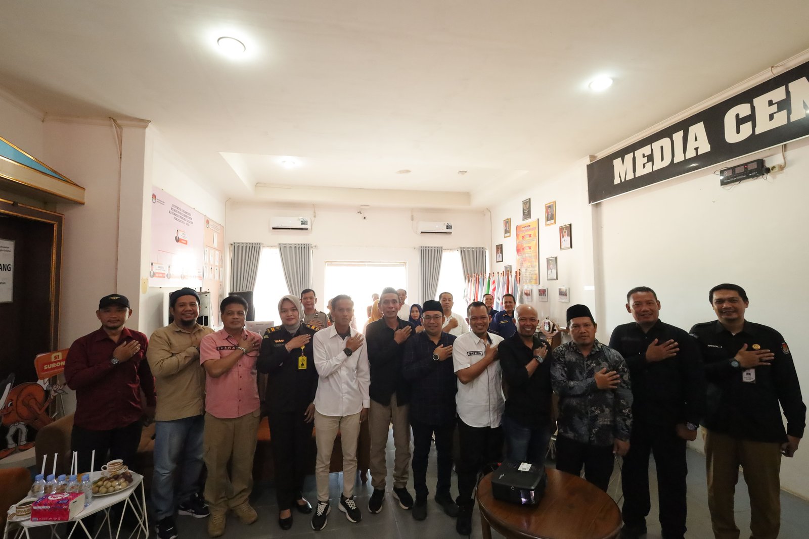 Sosialisasi Pemutakhiran Data Partai Politik Berkelanjutan melalui Sipol dan Sosialisasi Peraturan PAW Anggota DPRD Kabupaten Bangka Selatan.