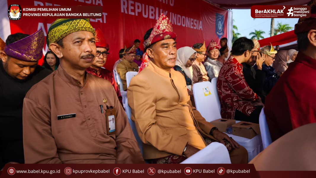 Peringati HUT ke-81 RI, Ketua KPU Babel Ikuti Upacara di Kantor Gubernur Babel