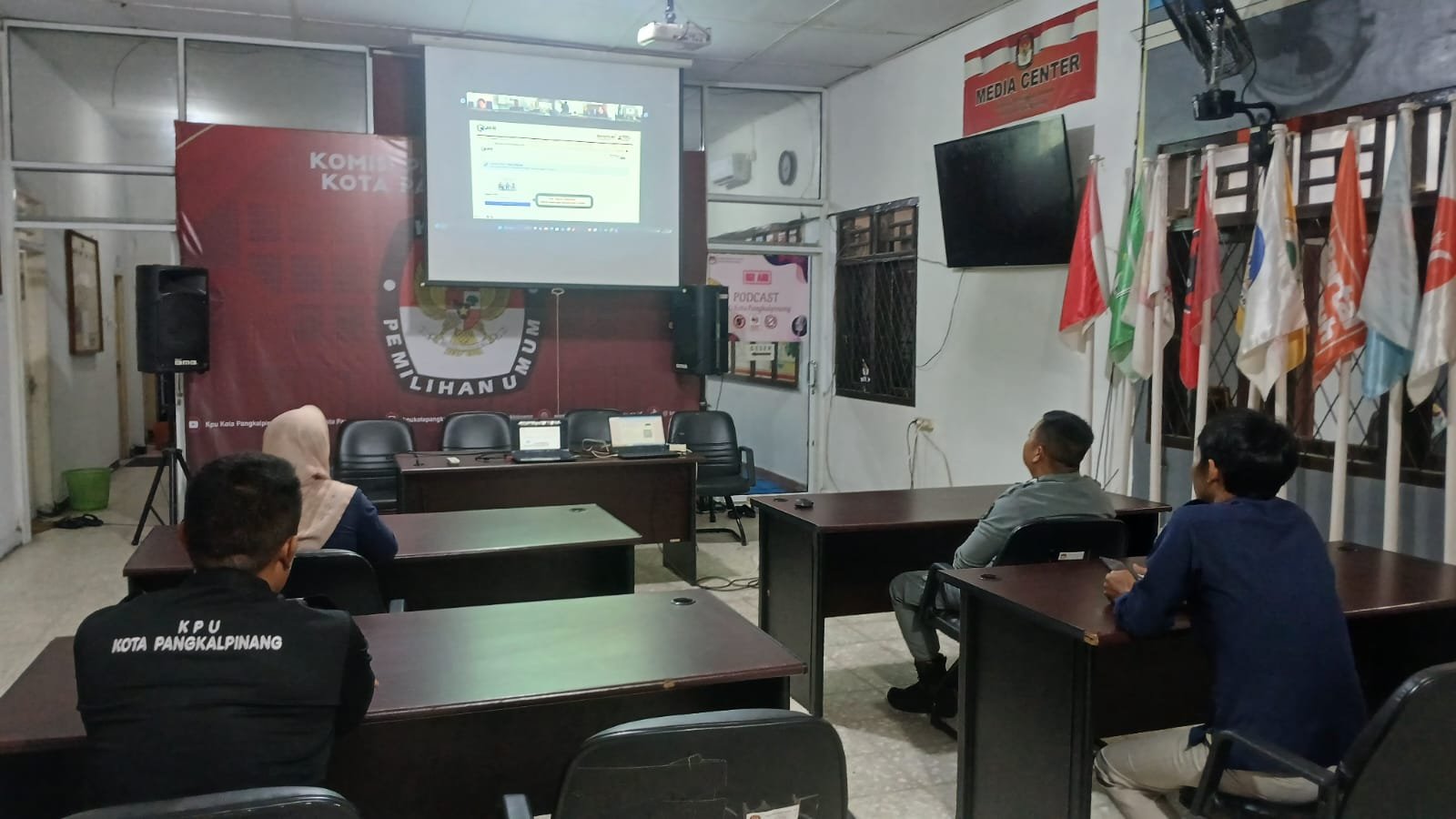 Bimbingan Teknis terkait Orientasi Pegawai Pemerintah dengan Perjanjian Kerja (PPPK) di Lingkungan Sekretariat Jenderal KPU Formasi Tahun 2024 Periode I dengan Skema Massive Open Online Couse (MOOC) Tahun 2025. , i